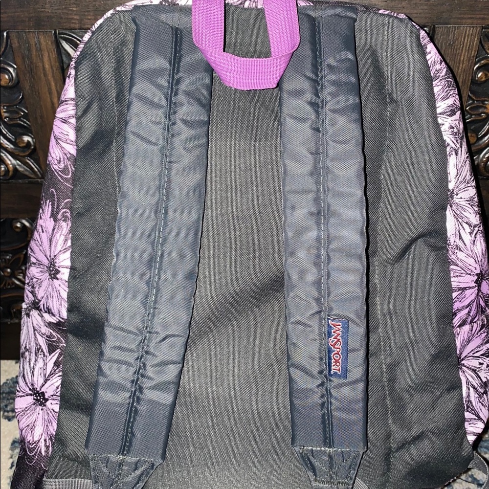 Backpack - Picture 2 of 8